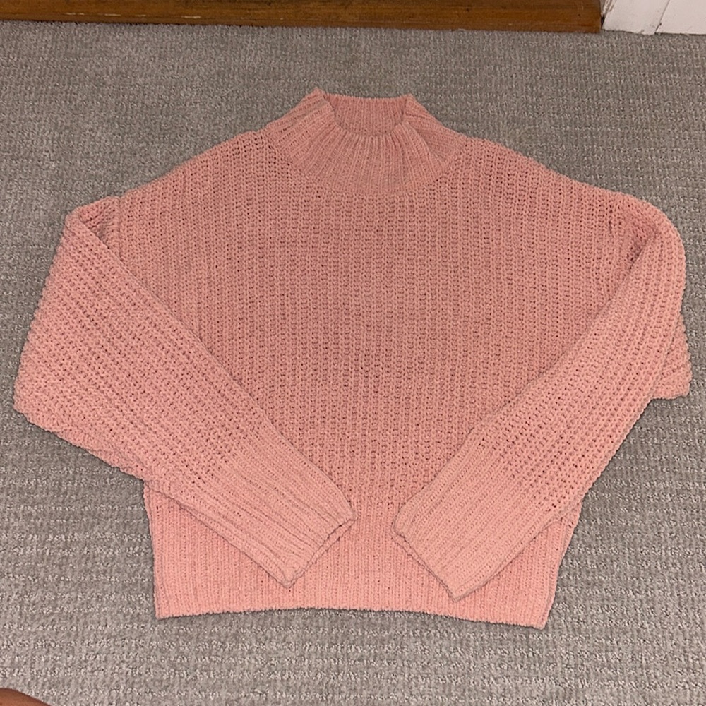 Double zero pink sweater! Size small
